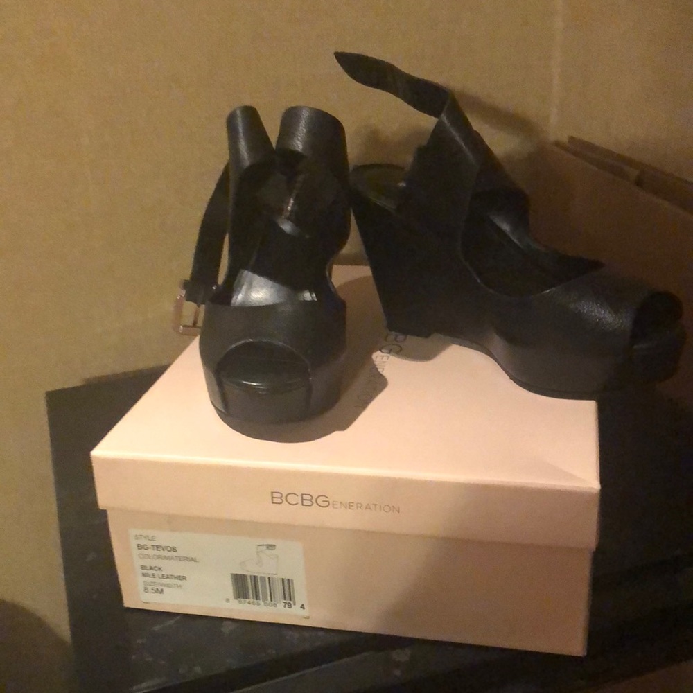 BCBGeneration, black size 8 1/2